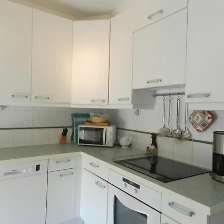 Le Lavandou, 2 Pieces, 4 Personnes - Fr-1-251-791