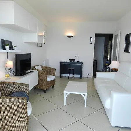 Le Lavandou, 2 Pieces, 4 Personnes - Fr-1-251-791 Apartment